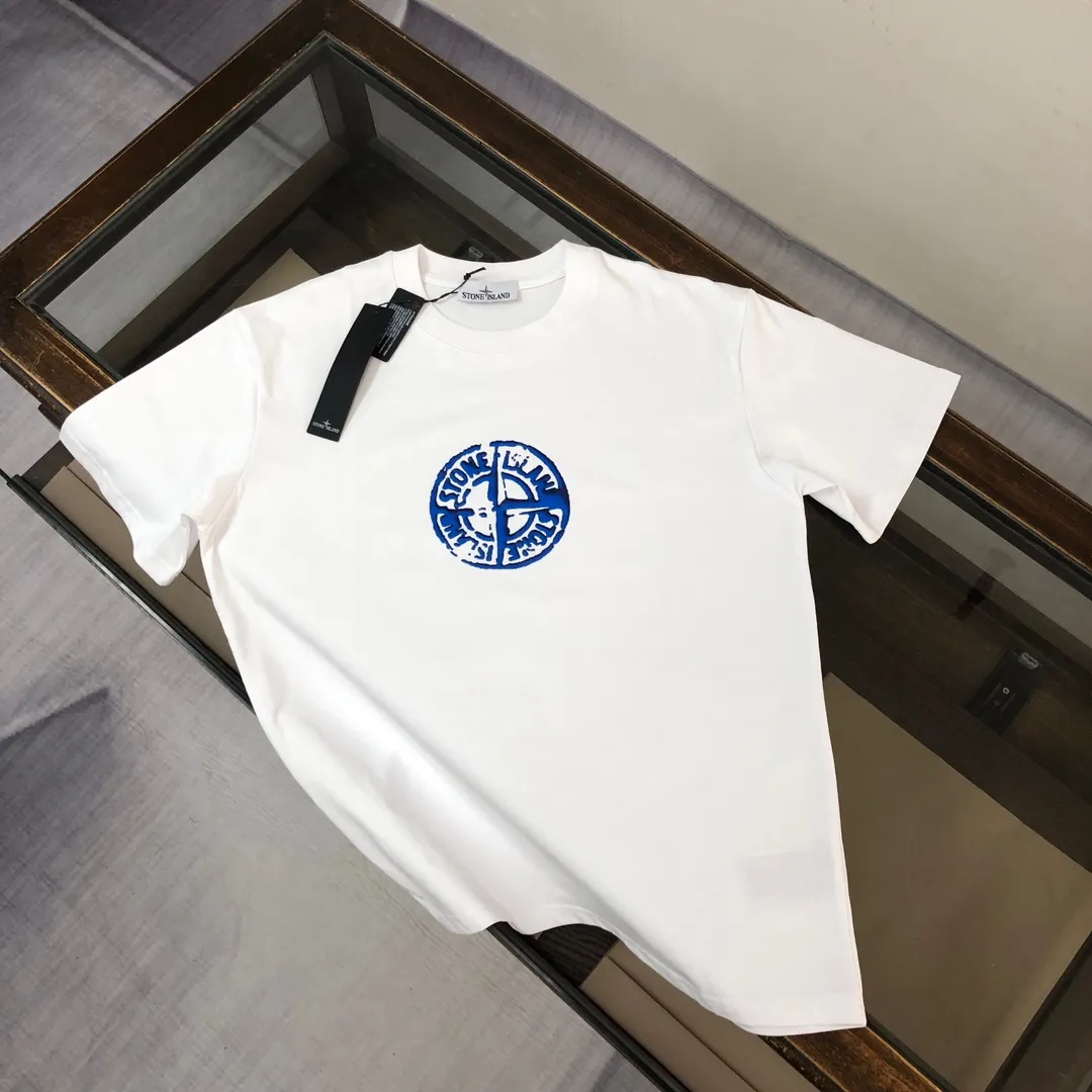 P180 Stone Island Stone Island 2025 latest T-shirt, couple style ~ Original order, stylish and casual short T-shirt, specially made of customized cotton fabric ~ Cotton T-shirt ~ Pre-washed to prevent deformation and shrinkage problem, more comfortable and breathable on the body ~ All available from stock ~ Unique design style, trendy must-have item, complete with three standards 👍 Color: black/white Size: S M L XL (larger version, please indicate your height and weight when placing an order)